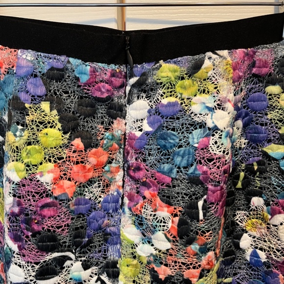 Tahari size 2 New with Tags skirt - Picture 9 of 14